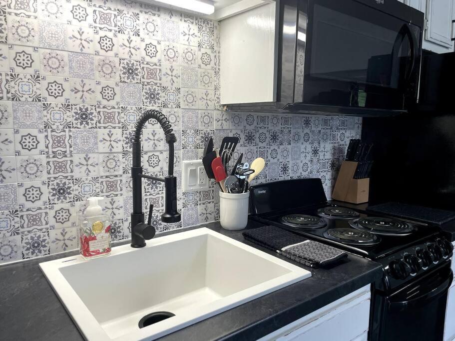 New Remodeled Luxury Condo By The Lake, No Stairs! Бренсън Екстериор снимка